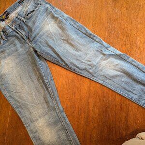 Lucky Brand, light wash, comfy all purpose jeans, size 10